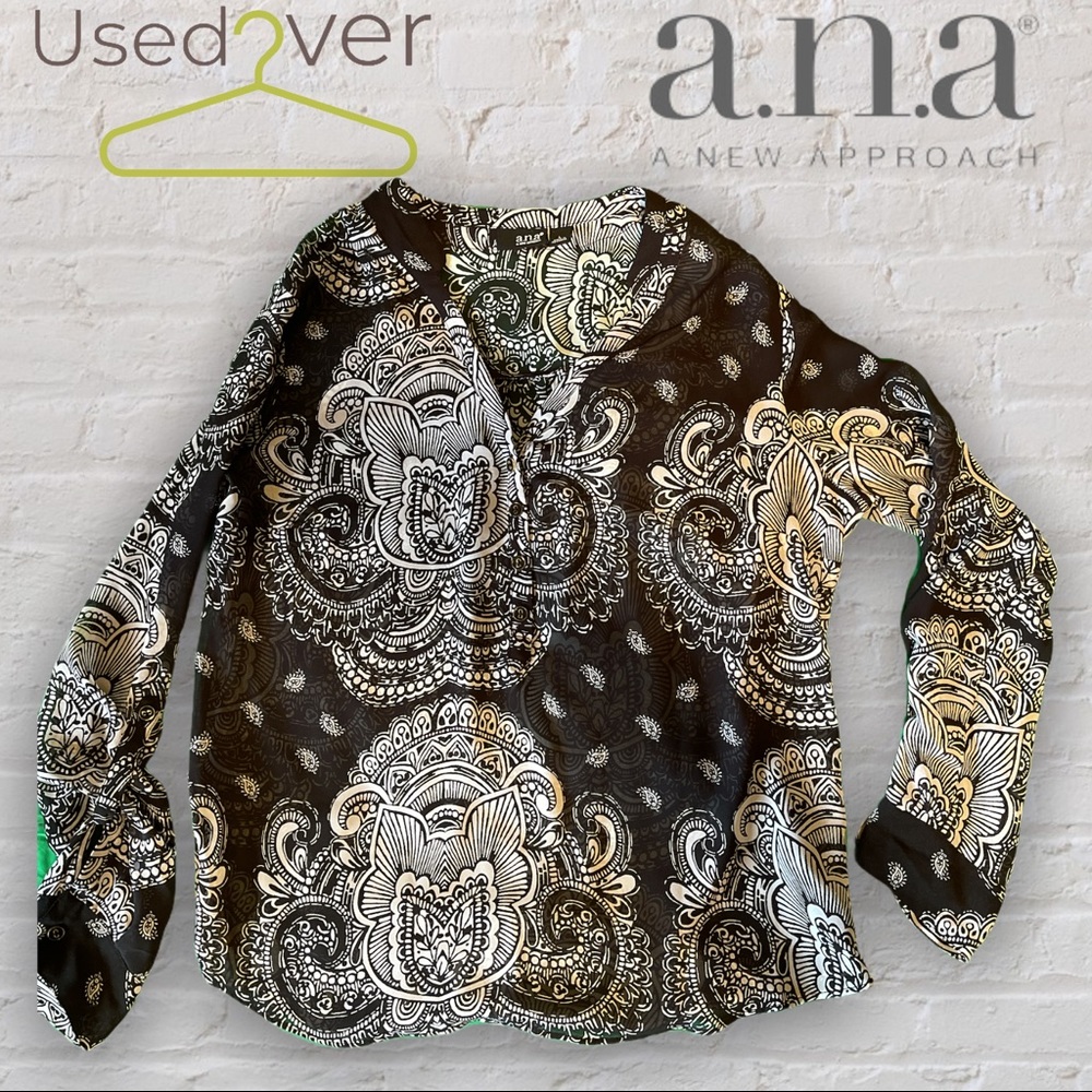 a.n.a shear b/w India print blouse Sz L